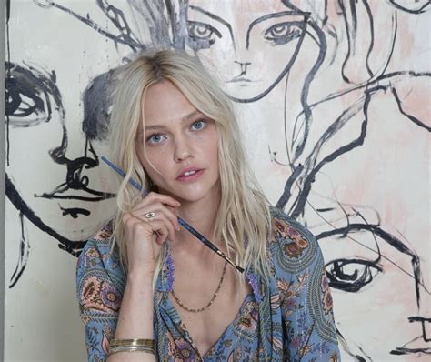 sasha pivovarova artist.